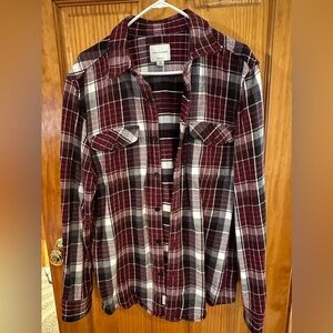 American Eagle men’s flannel button-down